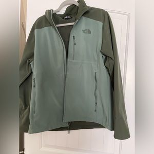 Men’s Large Softshell Northface Jacket